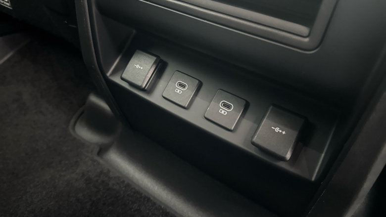 Land Rover Defender 3.0 D250 X-Dynamic SE 110 5dr Auto Diesel Estate